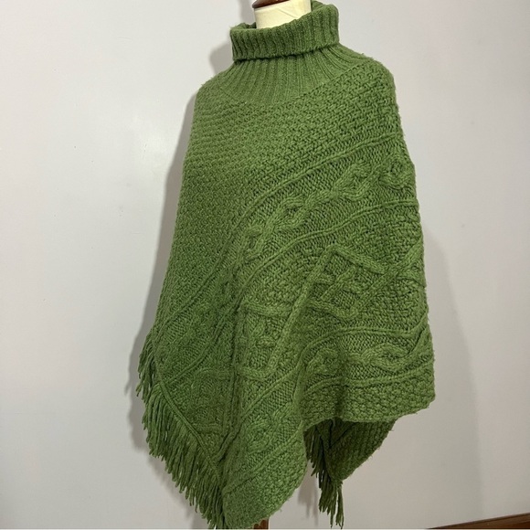 Vintage green wool blend green knit cable fringe shawl cape cozy western boho - Picture 3 of 9